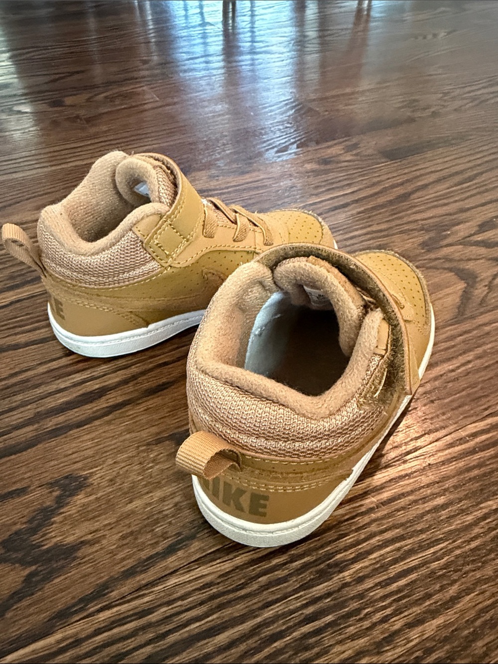 Nike Kids Mid-Top Sneakers in Wheat - Picture 4 of 6